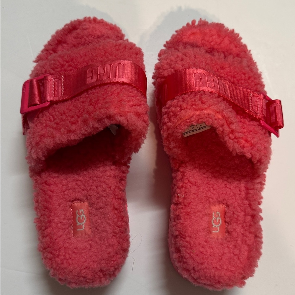 🔥🔥Brand New UGG Fluffita Genuine Sheepskin slippers